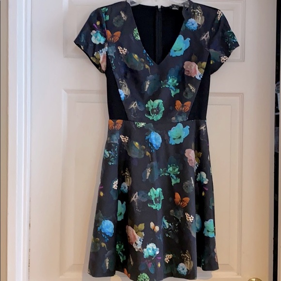 Club Monaco NWT Aurelie Dress Size 2 - Picture 1 of 4